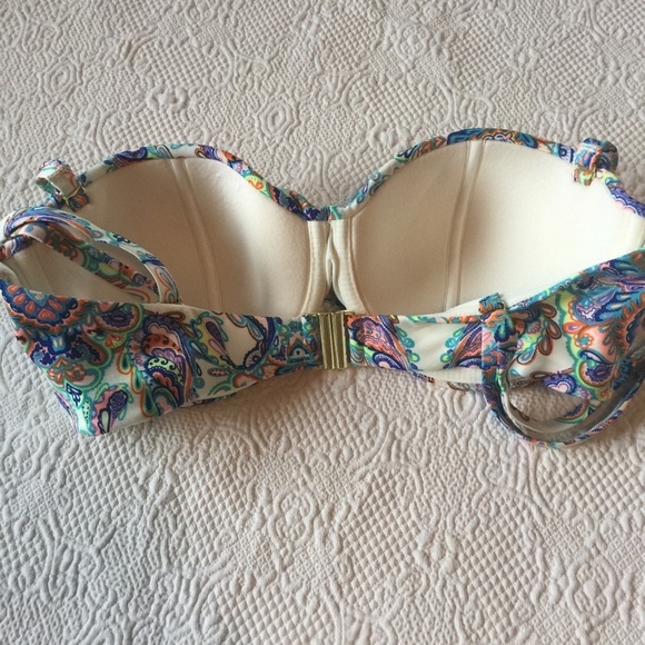 H&M’s bathing suit top - Picture 4 of 5